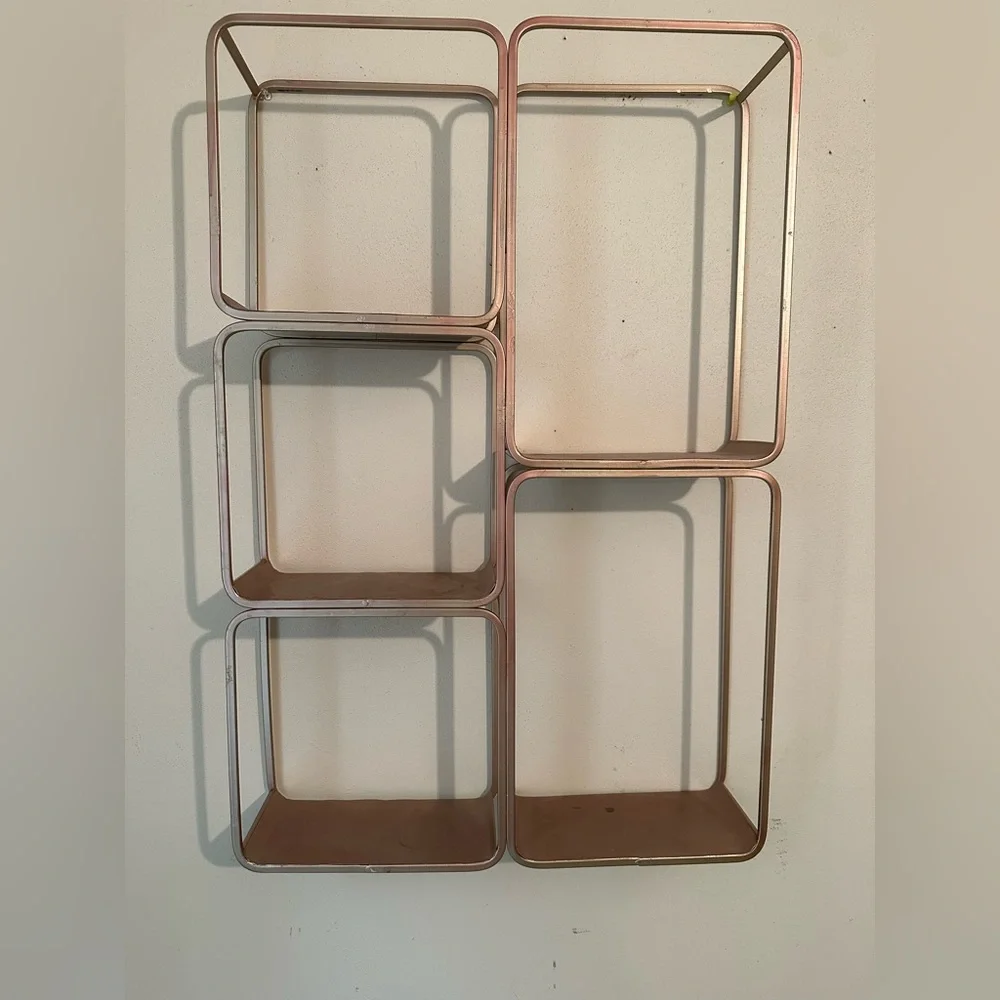 shelf - Picture 2 of 2